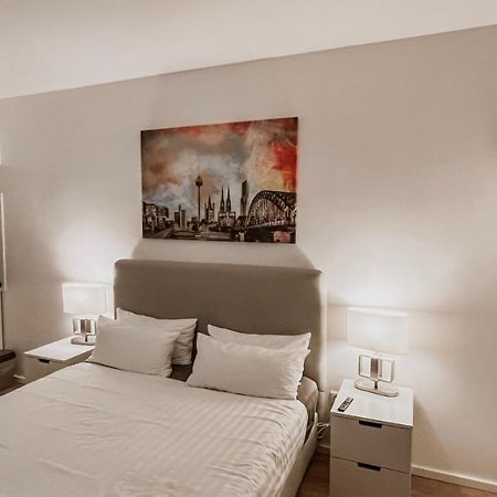 Apartments Am Rheingarten Кьолн Екстериор снимка