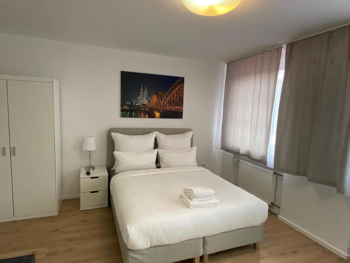 Apartments Am Rheingarten Кьолн Екстериор снимка