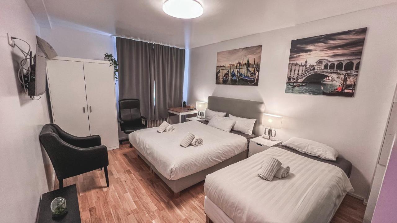 Apartments Am Rheingarten Кьолн Екстериор снимка